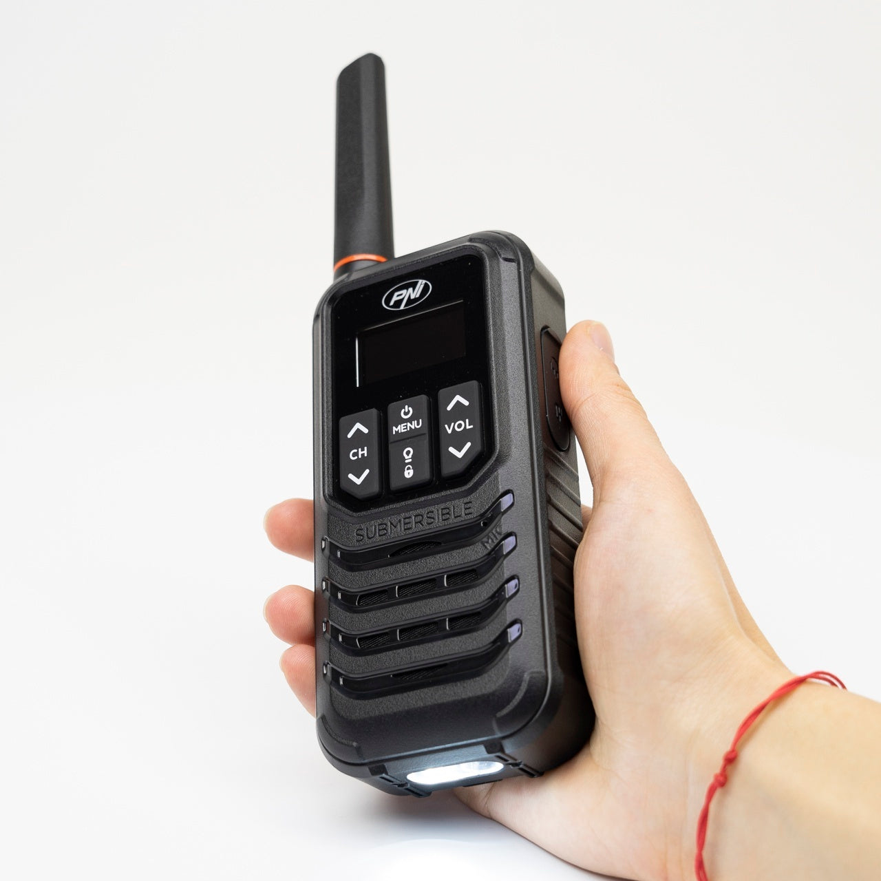 Kit 6 statii radio portabile PNI PMR R80 PRO 0.5W, 16 canale, Waterproof IP67, cu lanterna LED, buton SOS, VOX, USB-C