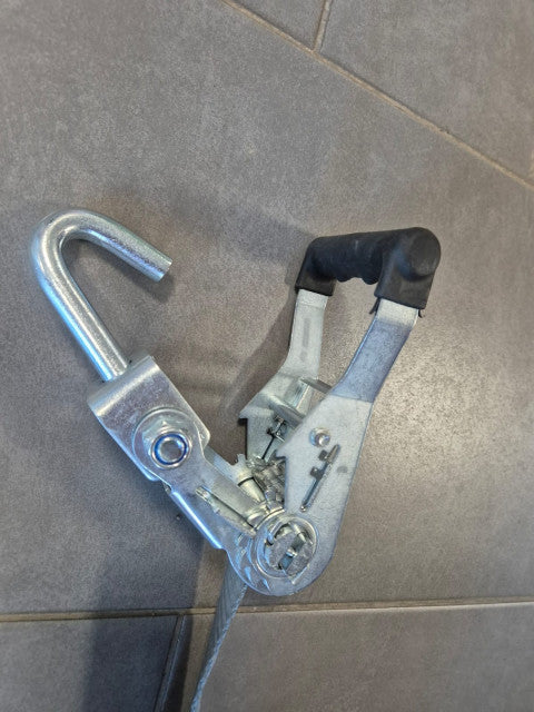 Chinga auto 2.5m - carlige rotative - (banda 3,5 cm)