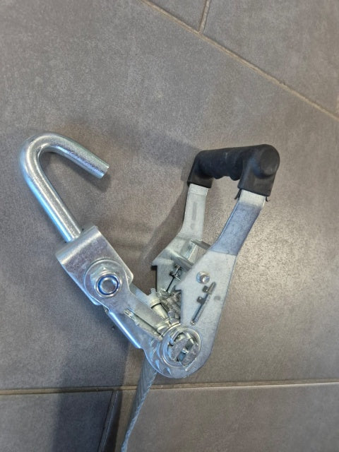 Chinga auto 3.5m - carlige rotative - (banda 3,5 cm)