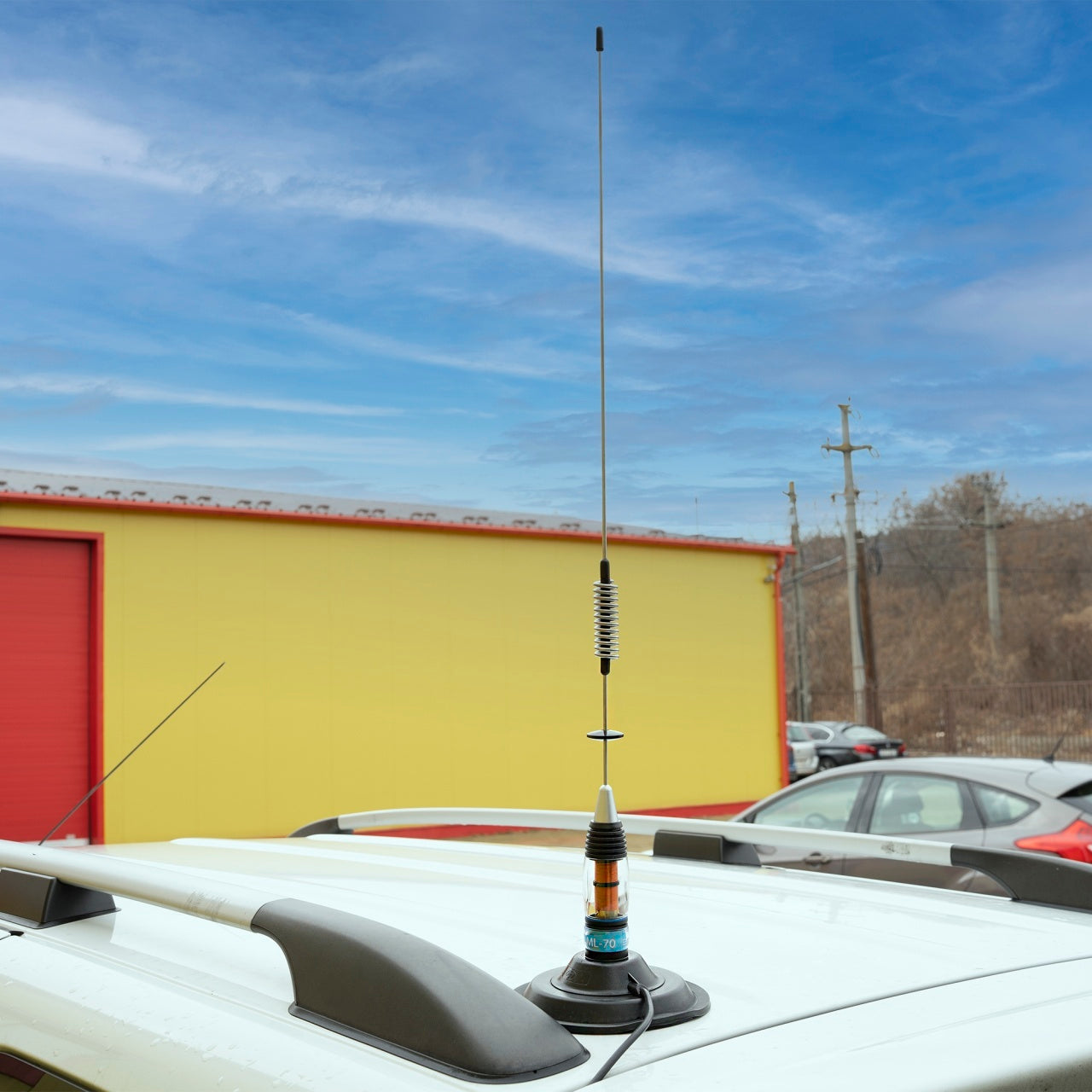 Kit Statie radio CB portabila PNI Escort HP 92 multi standard 4W, 12-24V AM-FM cu antena CB PNI ML70 cu magnet