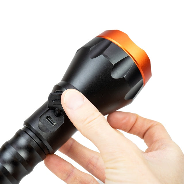 Lanterna PNI Adventure F550 Crystal LED, 10W, din aluminiu, 500lm, pana la 700m, 4000mAh, IPX6, cu alimentator PNI CHG300 inclus