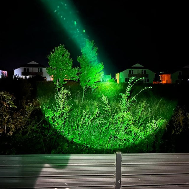 Lanterna PNI Adventure F750 Green Light din aluminiu, LED 10W, 500 lm, pana la 850 m, IP44, acumulator 4000mAh inclus, incarcare prin USB Type-C, lumina verde perfecta la vanatoare