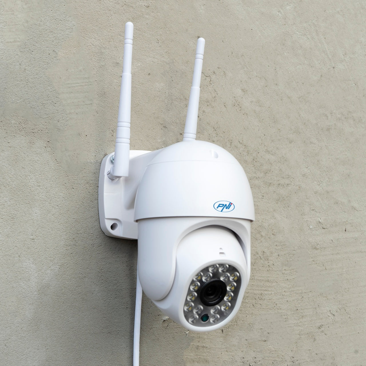 Pachet Camera supraveghere video wireless PNI IP440 WiFi, PTZ, 4MP si card de memorie MicroSD PNI 128GB inclus