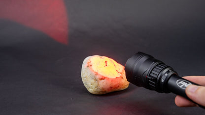 Pachet Lanterna PNI Adventure F300 cu LED in 3 culori, alb, rosu, verde, max. 10W, IPX6 + Sticky Pad Drapel