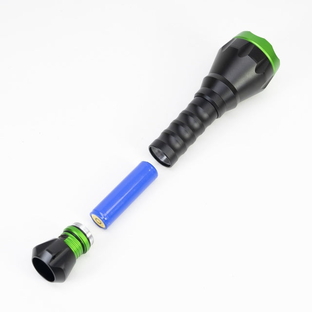 Pachet Lanterna PNI Adventure F750 Green Light din aluminiu si suport de montaj magnetic PNI FLM33