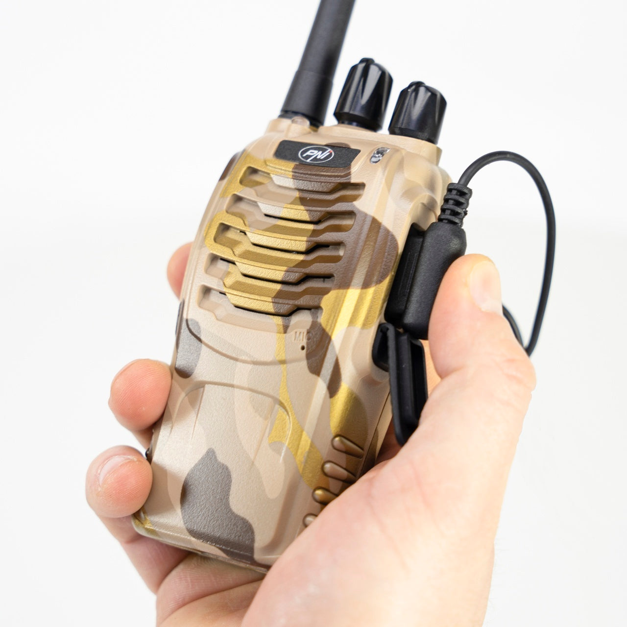 Pachet statii radio portabile PNI PMR R40 Camo 0.5W, 16 canale, ASQ, TOT, monitor, programabila, acumulatori Li-Ion 1200mAh, incarcatoare si casti incluse, set cu 4 buc